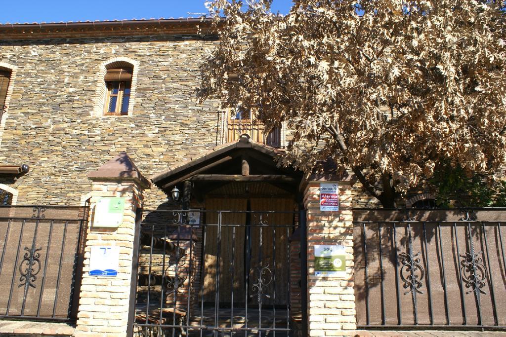 Gasthaus Casa Rural Pena Falcon Torrejón el Rubio Exterior foto